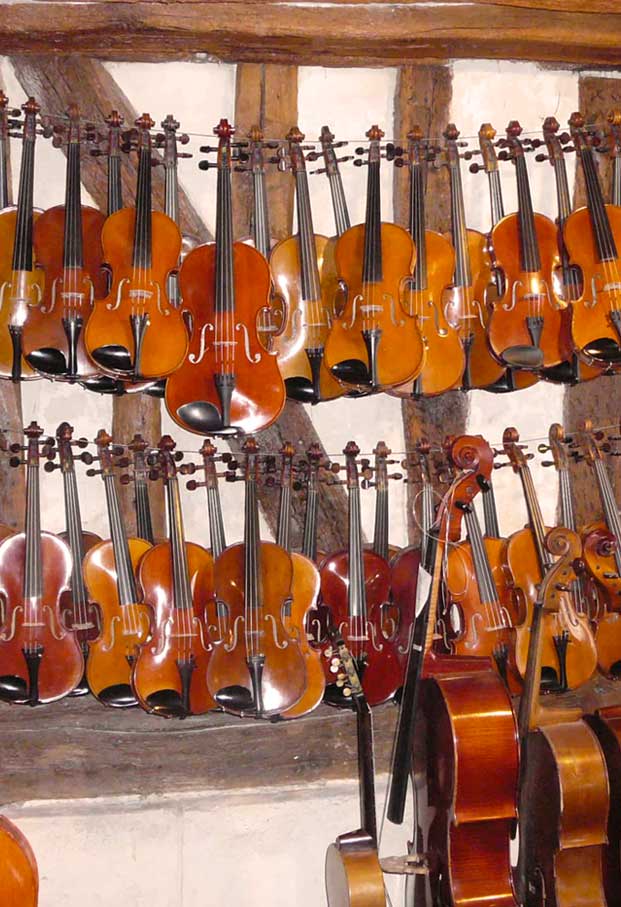 MEVIS KREIT LUTHIER : Expertise, estimation et rachat de violon, alto, violoncelle, contrebasse et archet dans toute la France. Changé. Professionnel en rachat d’instrument de musique